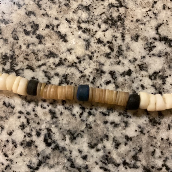 Vintage multicolored puka shell necklace - 18” - Picture 3 of 5